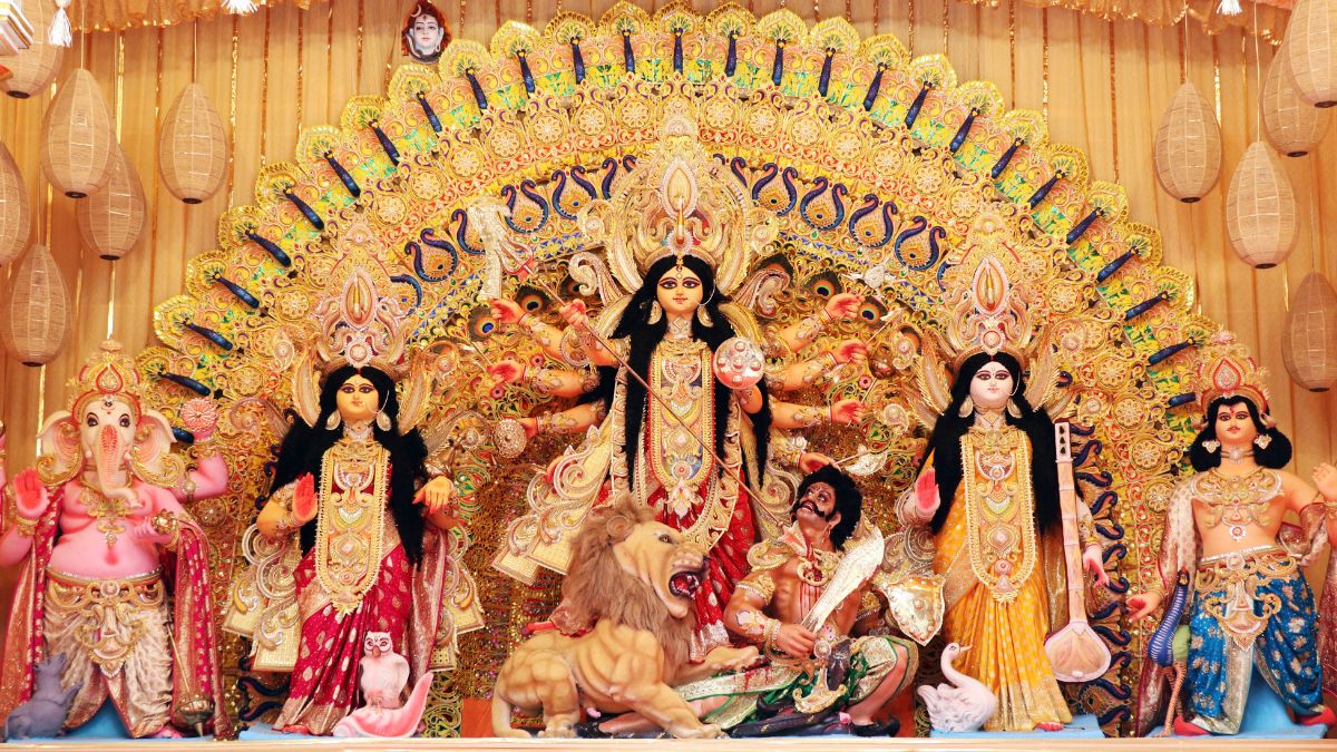 Durga Pujo, Bengal, Assam
